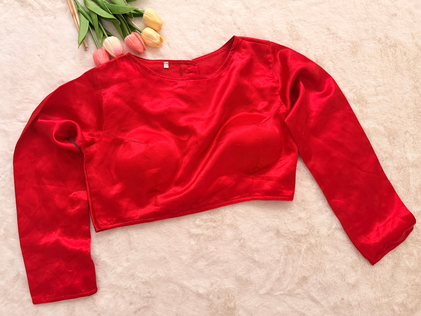 Moon neck blouse
