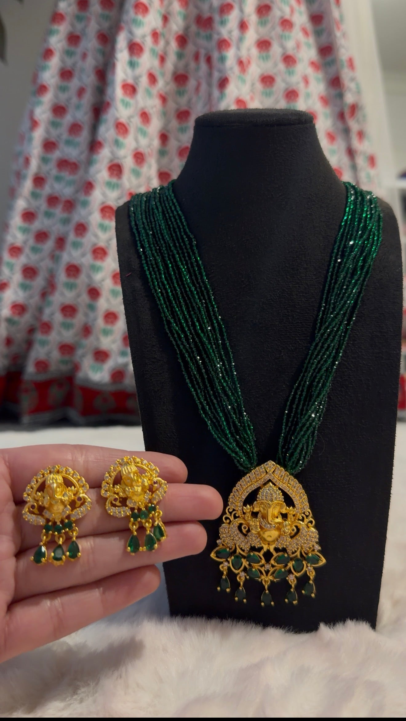 HYDRO CRYSTAL POTE WITH AMERICAN DIAMOND PENDENT GANESH